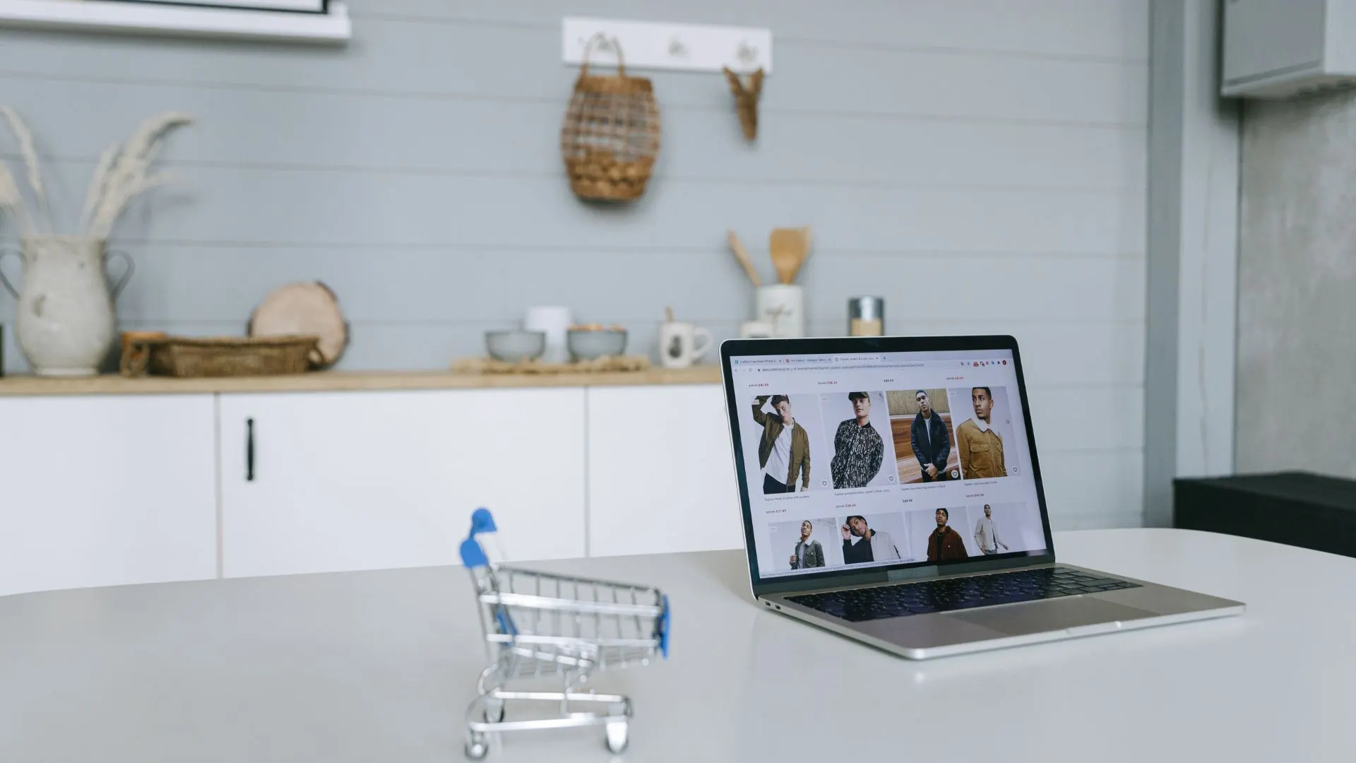 Customer shopping in an online store